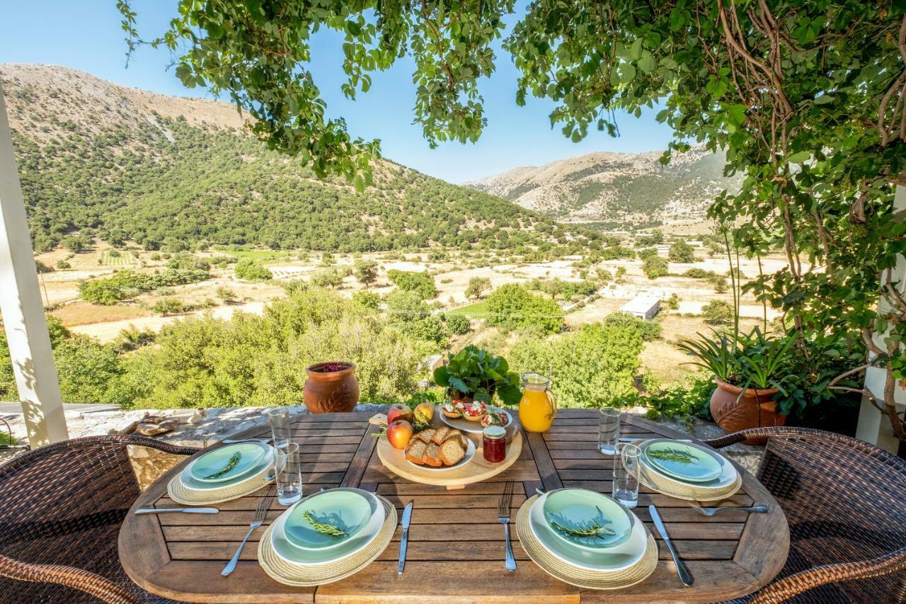 Stone Built Villa Galatia, Poolside & Perfect View Karés Exterior foto