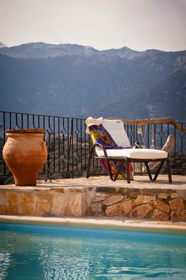 Stone Built Villa Galatia, Poolside & Perfect View Karés Exterior foto