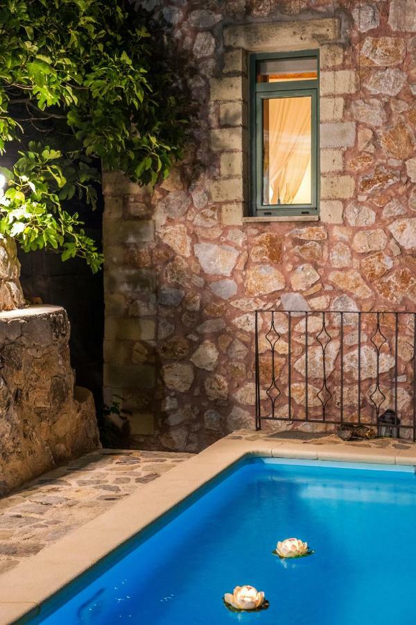 Stone Built Villa Galatia, Poolside & Perfect View Karés Exterior foto