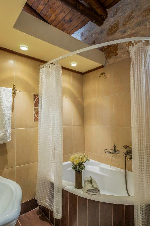 Stone Built Villa Galatia, Poolside & Perfect View Karés Exterior foto