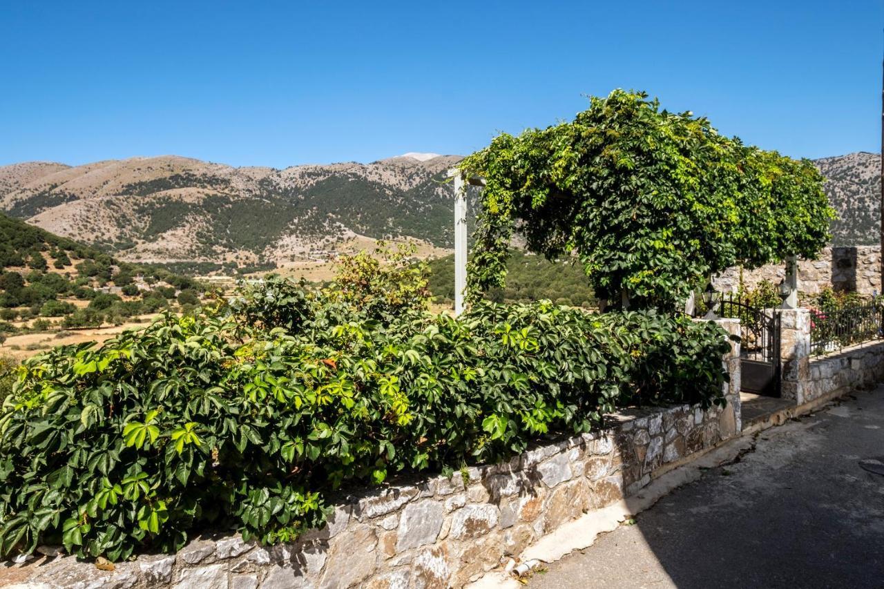 Stone Built Villa Galatia, Poolside & Perfect View Karés Exterior foto